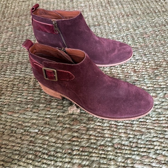 Kork-Ease Mesa Burgundy Suede Leather Ankle Boots Bootie Brass Buckle Sz 8 READ - Picture 1 of 10